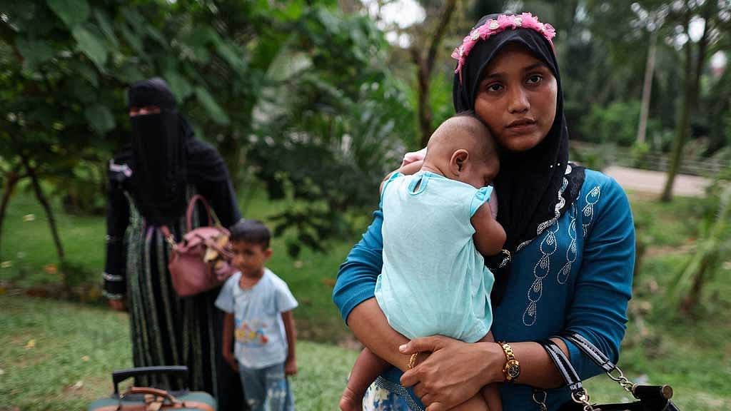 Malaysian PM says Myanmar agrees to take 5,000 Rohingya refugees from Malaysia