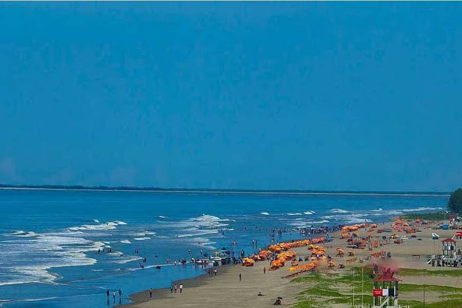 Tourist dies after falling into sea during parasailing in Cox’s Bazar