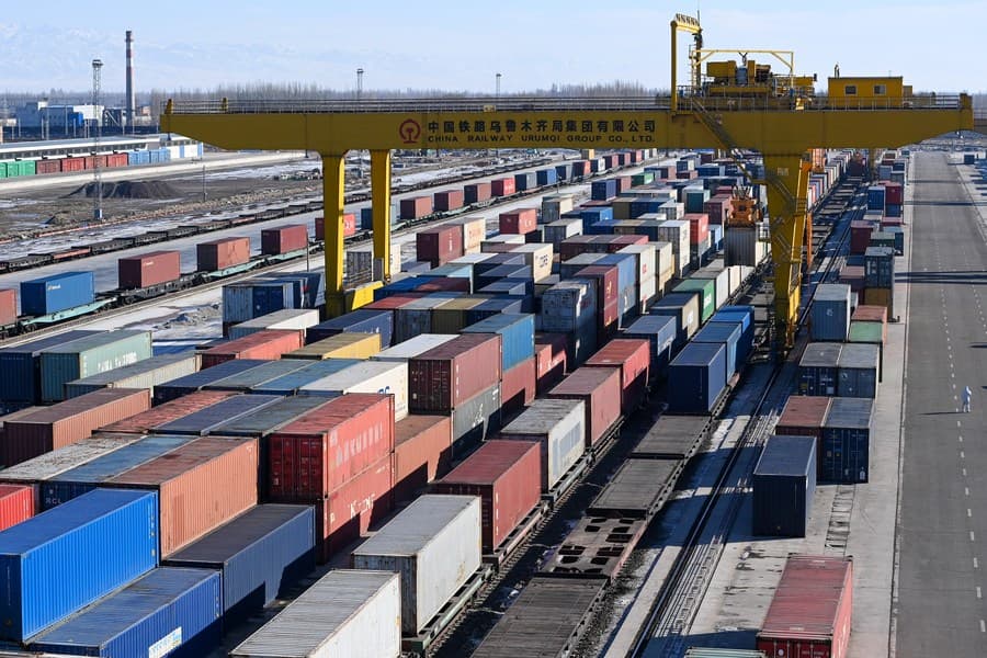 Xinjiang turns into regional trade hub