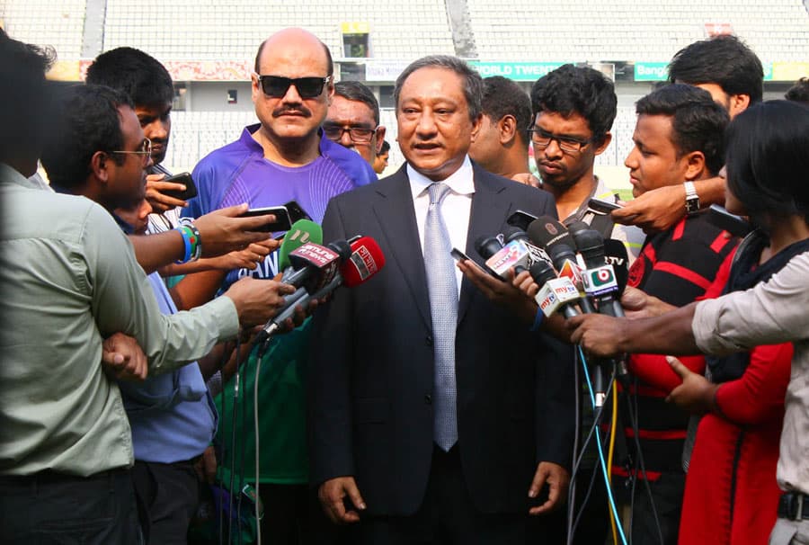 Does sensation created by some sports journalists hamper our cricket?