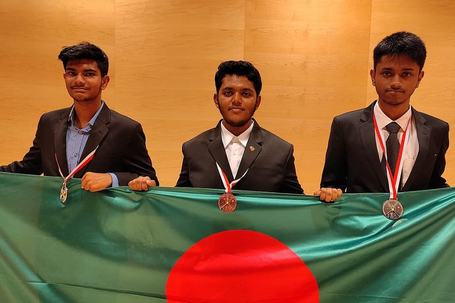 Bangladesh team bags 2 silver and 1 bronze in the International Olympiad on Astronomy & Astrophysics