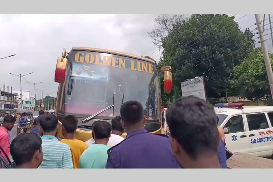 Two killed in Magura road accident