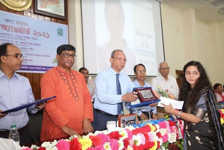 14 scholar students get dean's award in RU