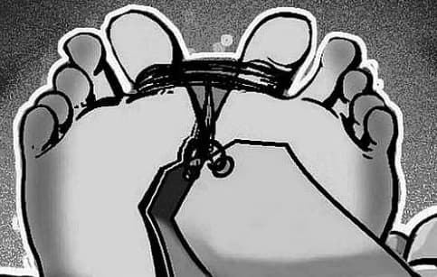 Hit by train, teen wearing headphones dies in Ctg