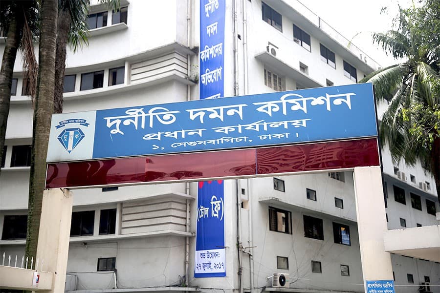 Retired ACC official dies in police custody in Ctg