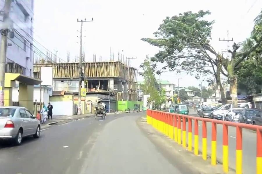 Sylhet city dwellers spare their own lands to widen roads