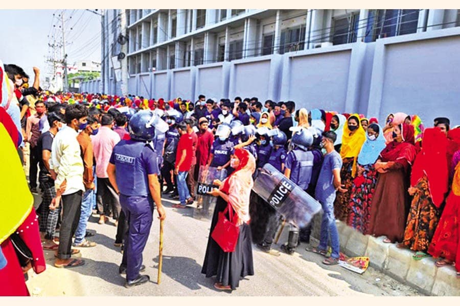 Over 100 garment factories closed 'indefinitely' in Savar amid worker protests