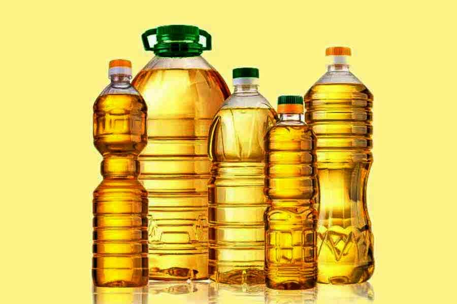 Defying global fall, edible oil refiners push for price hike