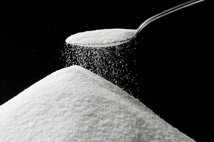 Commerce scrambles to secure sugar for Ramadan after failed procurement efforts