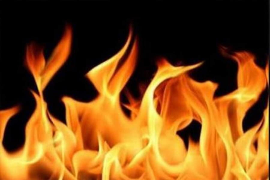 Bus catches fire in Shahbagh