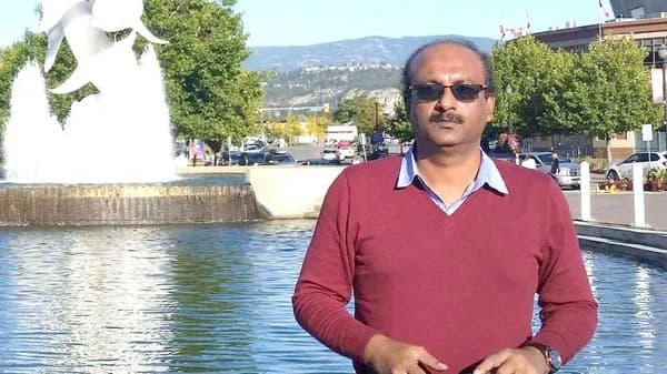Author Zakir Talukder returns Bangla Academy Literary Award