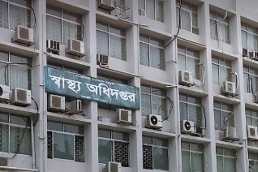 Country has 1027 unlicensed, 15233 licensed health care facilities