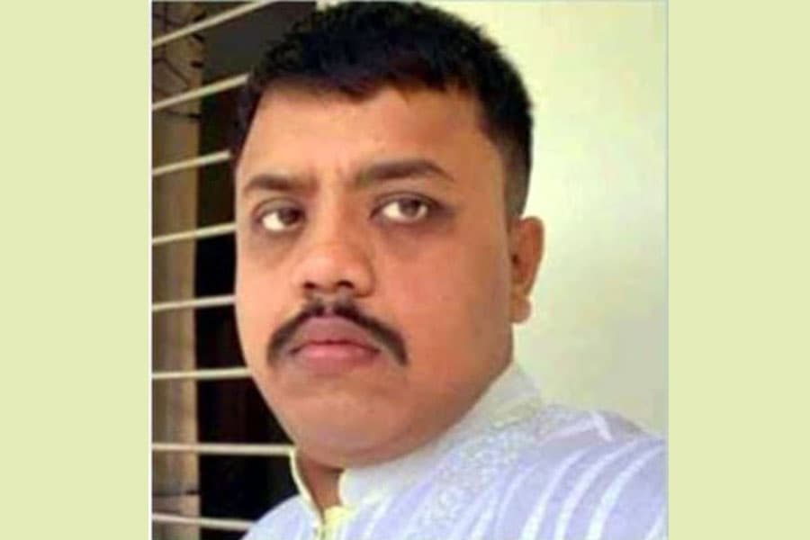 Teacher at Sirajganj medical college suspended for classroom shooting incident
