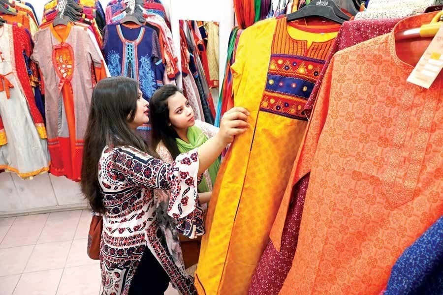 Girl sells both lung and kidney to buy 'mid-budget' Eid dress