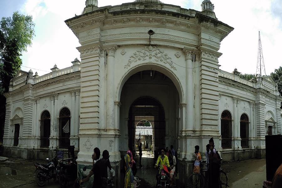 ইতিহাস-ঐতিহ্যের সাক্ষী মুক্তাগাছার রাজবাড়ি