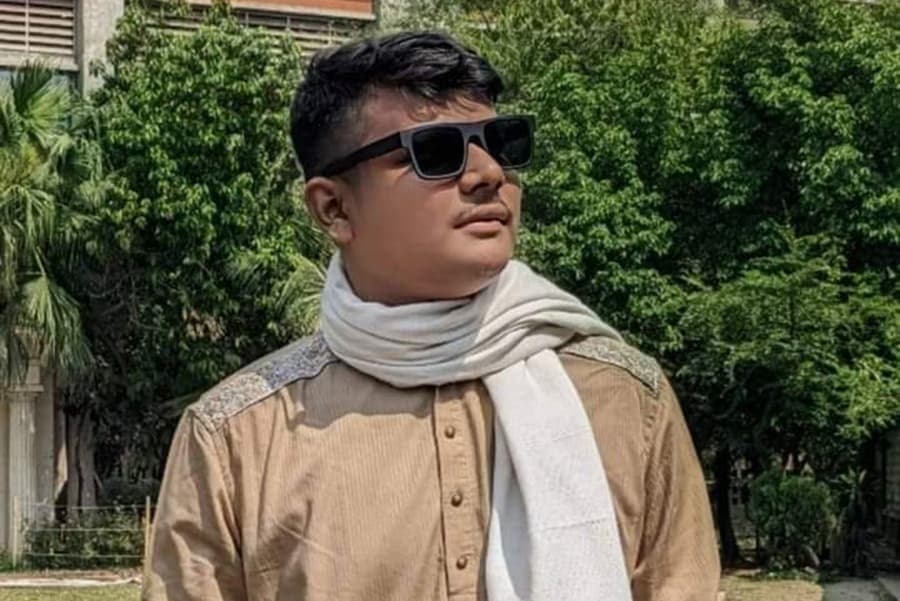 DU student dies at swimming pool