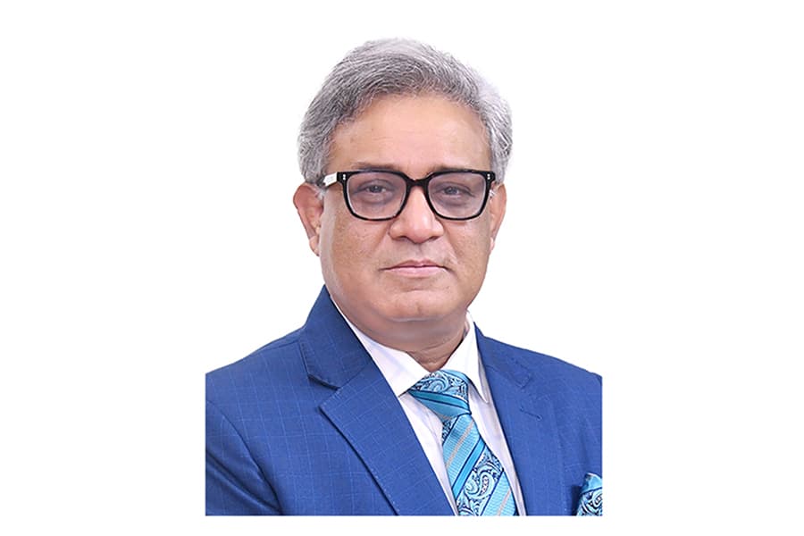DU VC returns home from Japan