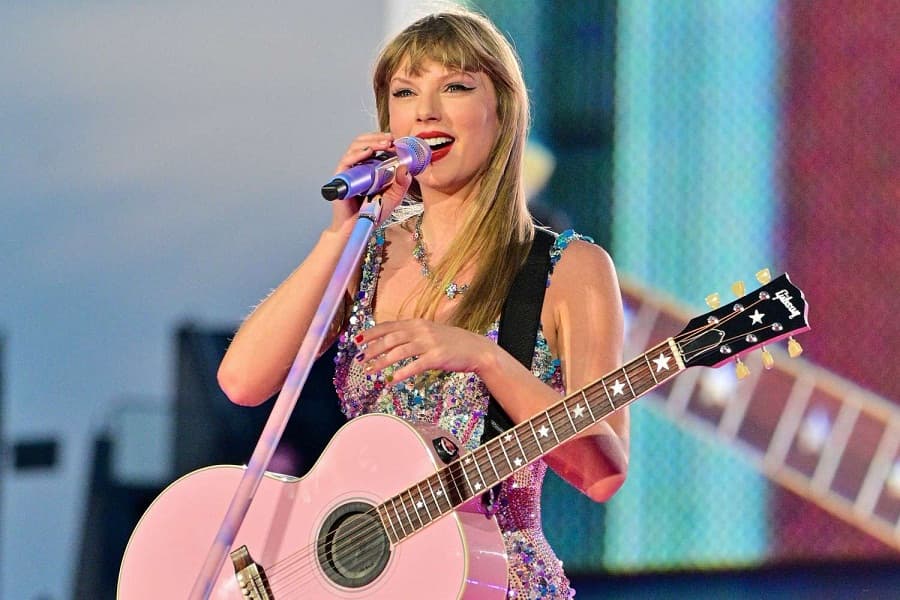 Taylor Swift: Songs beyond lyrics