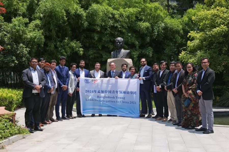 19-member Bangladeshi youth delegation visits China
