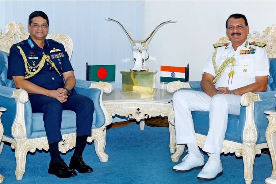 Indian Navy Chief calls on Bangladesh Air Force Chief
