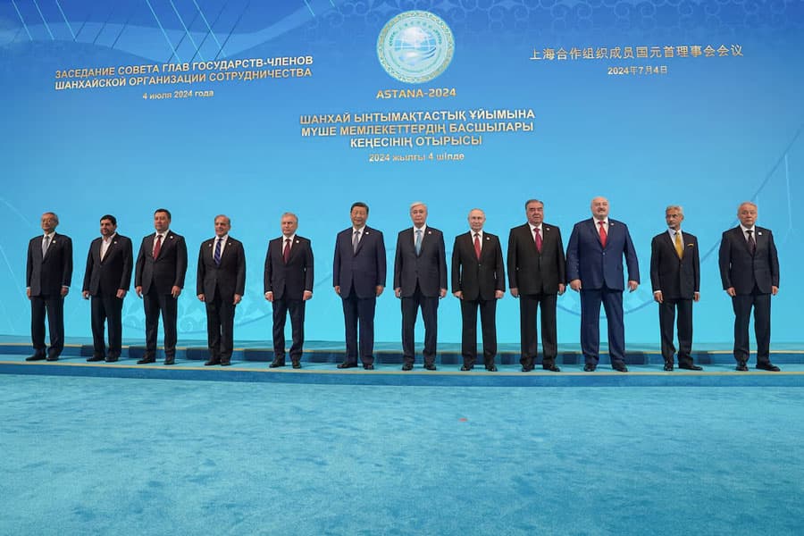 Xi and Putin set out ambitions for Eurasian security club