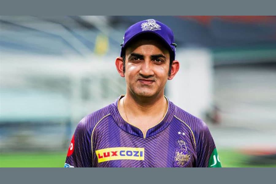 Gambhir replaces Dravid as India head coach