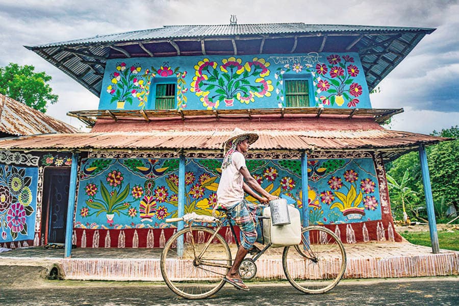 A village of colours, a picturesque canvas