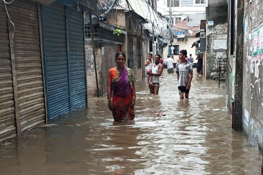 Rain, waterlogging pile misery onto Dhaka residents