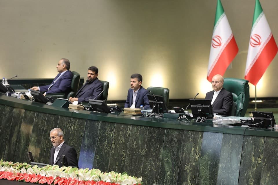 Iran's new president sworn in with chants of 'Death to America, Israel'