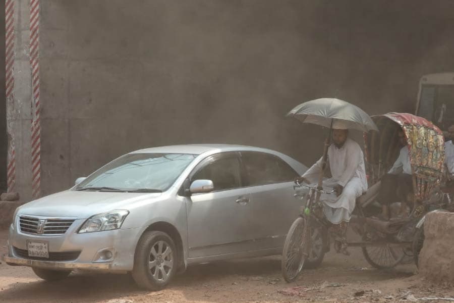 Dhaka’s air quality fifth worst in the world Wednesday morning