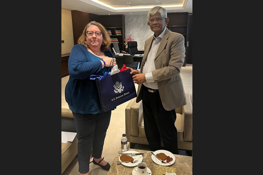 Finance Adviser urges US to invest more in Bangladesh