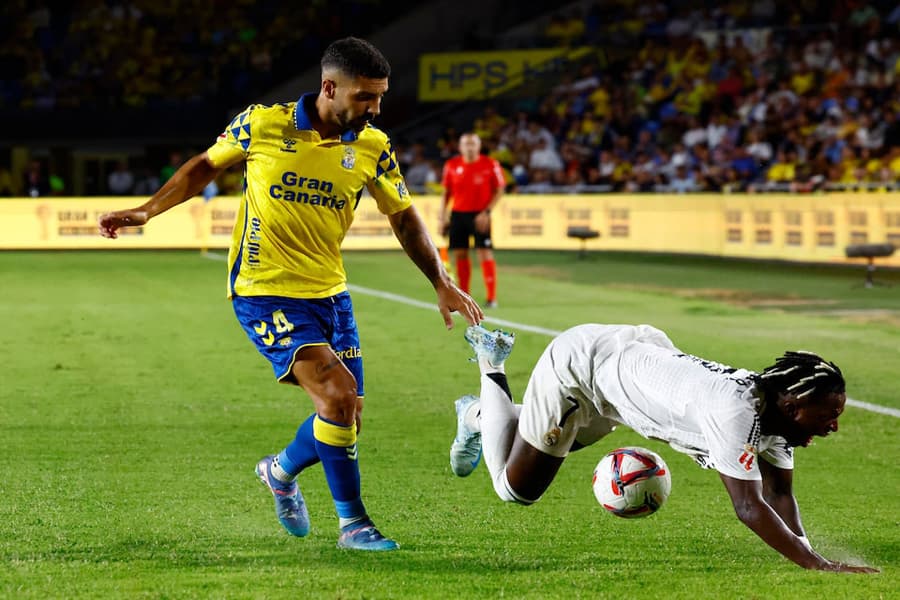 Real Madrid salvage 1-1 draw at lowly Las Palmas