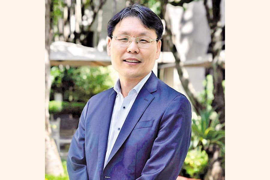 Hoe Yun Jeong new ADB country director
