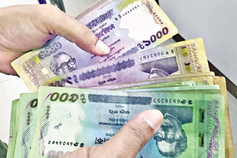 Problem banks receive cash support from robust peers