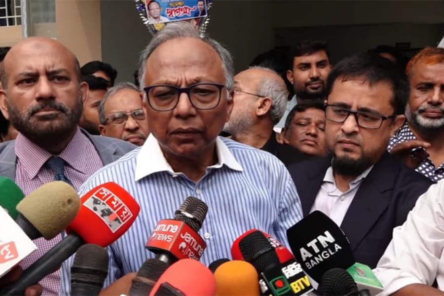 Mahmudur Rahman demands warrant for arrest of Sheikh Hasina