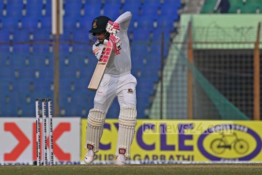 Taijul five-for pegs back South Africa to 140-6