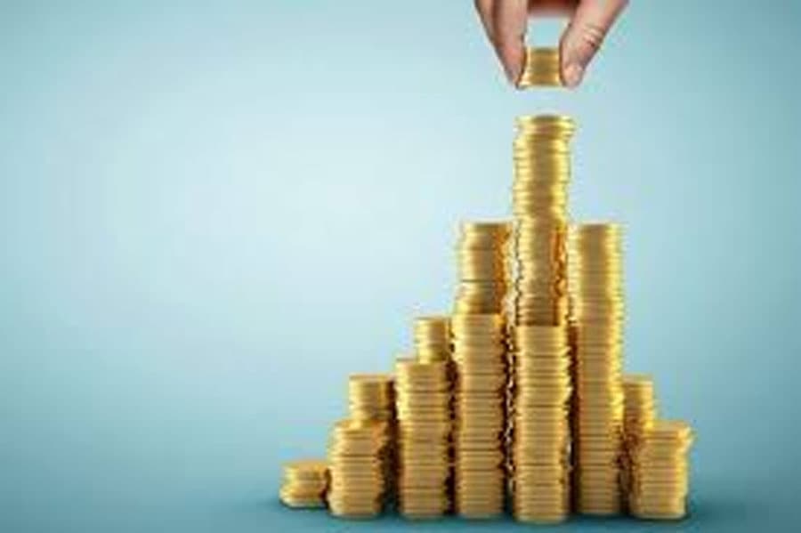 Private sector shrinks as investment stalls