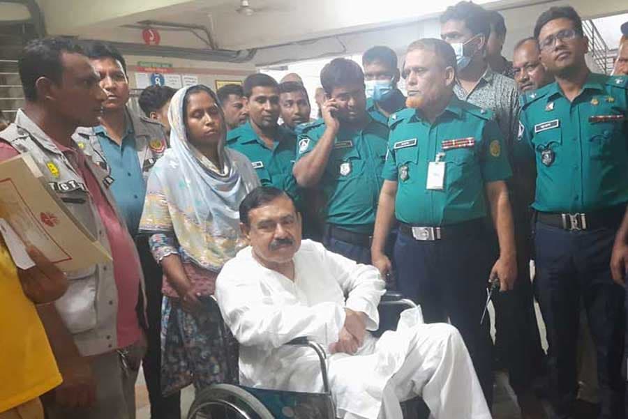 Ex-minister Shajahan Khan hospitalised with chest pain