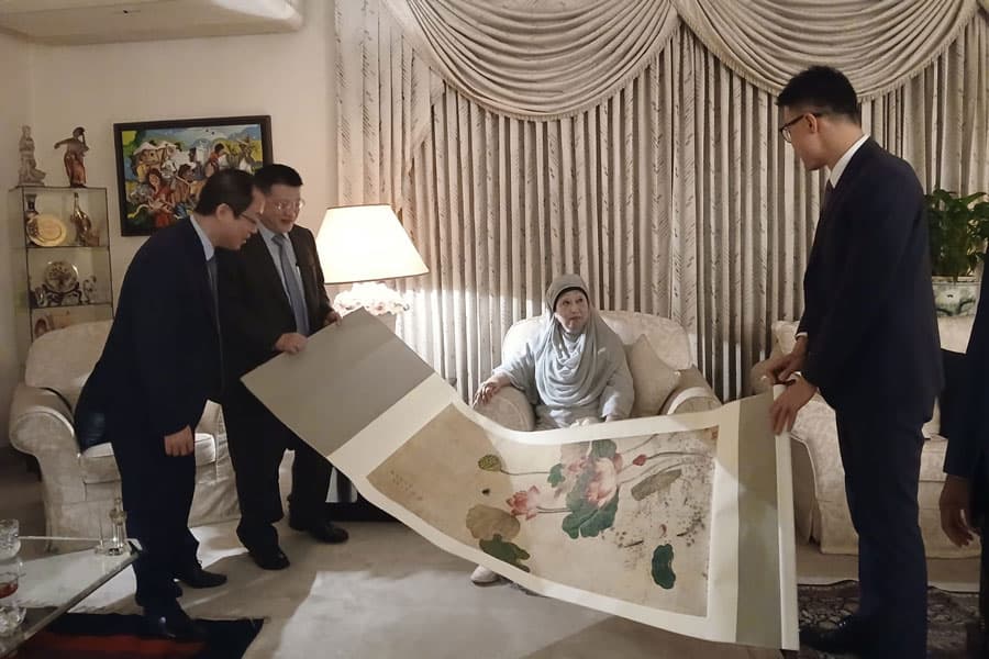 Chinese envoy meets BNP Chairperson Khaleda Zia