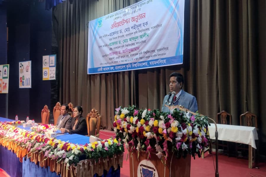 বাকৃবির কৃষি কন্যা হলের স্নাতক প্রথম বর্ষের শিক্ষার্থীদের নবীনবরণ