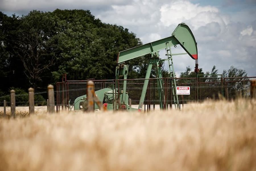 Oil jumps on concerns about more sanctions on Russia and Iran