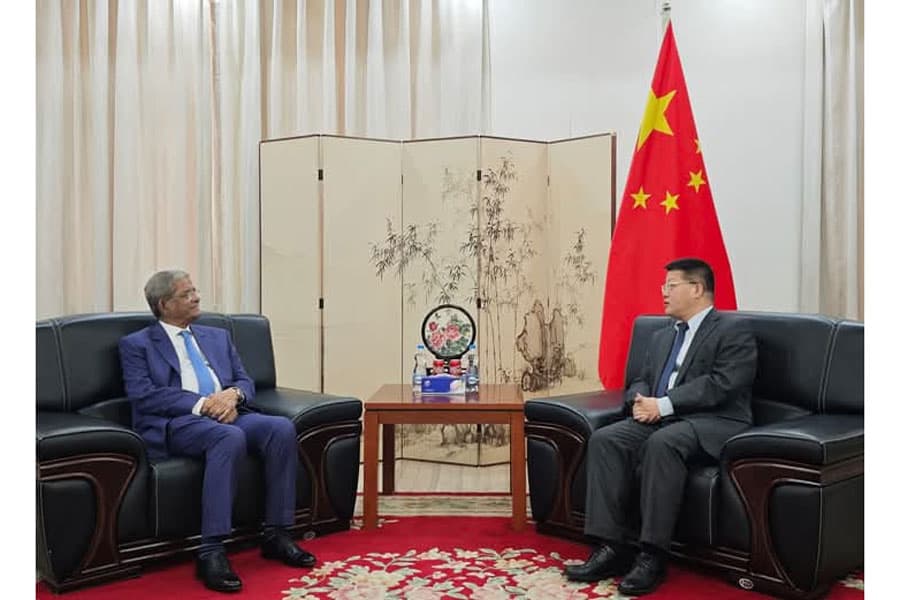 Fakhrul discusses bilateral issues with Chinese ambassador