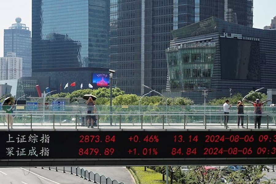 Stocks ease as AI euphoria wanes; dollar wilts without tariff bump