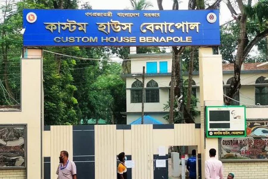 Benapole customs sees increase in revenue despite import decline