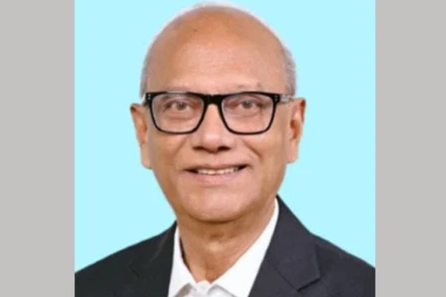 Travel ban imposed on ex-minister Nahid, 8 others
