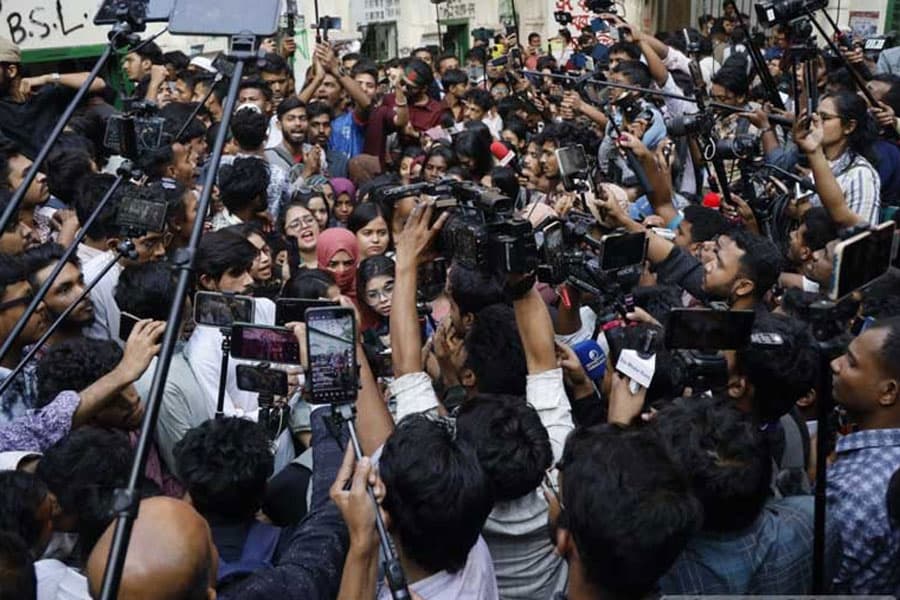 Scuffles as ex-student coordinators float new student group