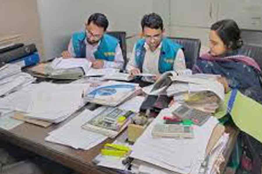 ACC raids BSEC office to probe irregularities, corruption