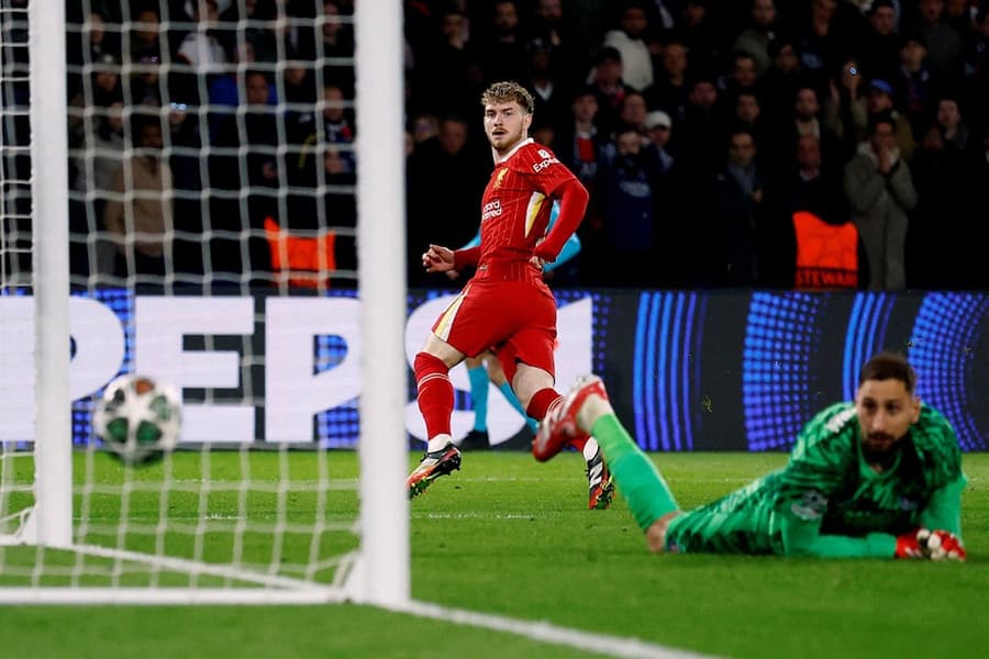 Liverpool's Elliott nabs last-gasp winner against dominant PSG