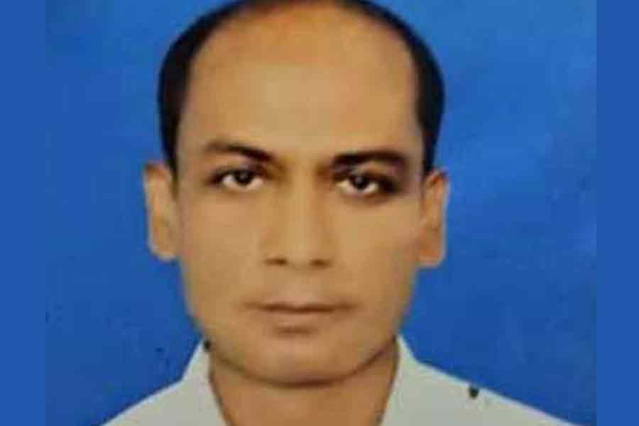 Man allegedly kills himself by jumping under train