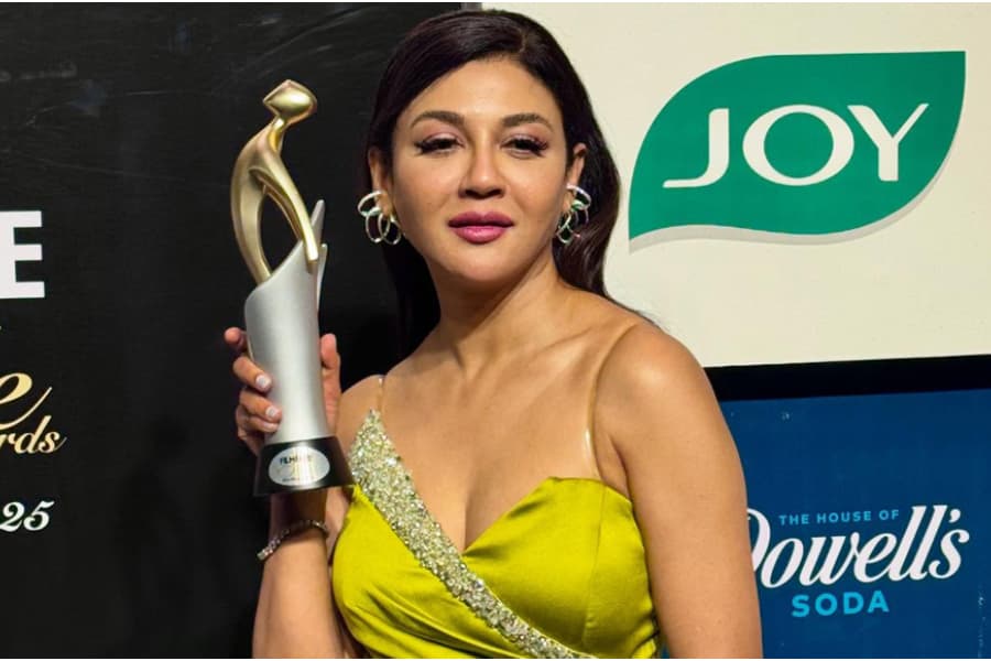 Jaya wins ‘Traditional Queen of the Year’ at Filmfare Awards Bangla 2025